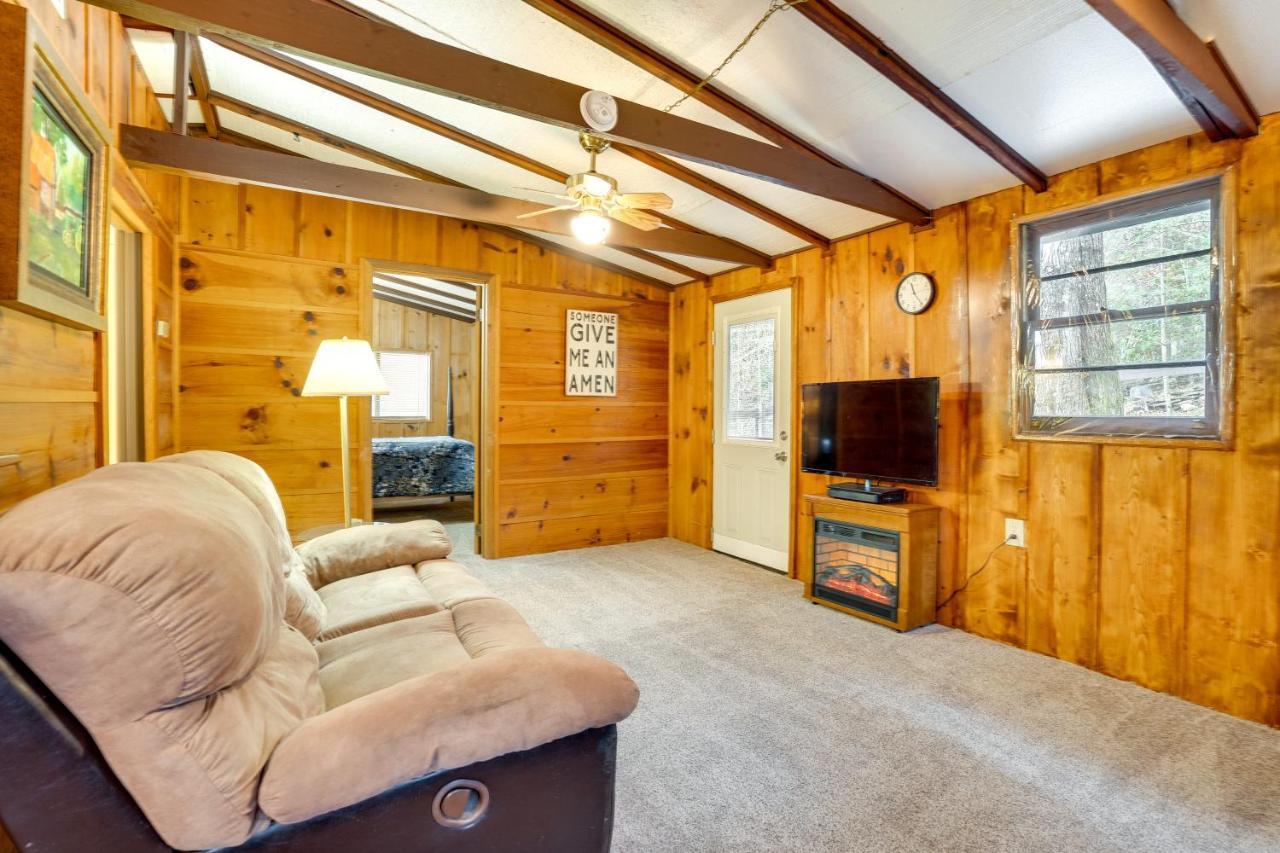 Peaceful Warne Cabin Fenced Yard And Screened Porch Brasstown 外观 照片
