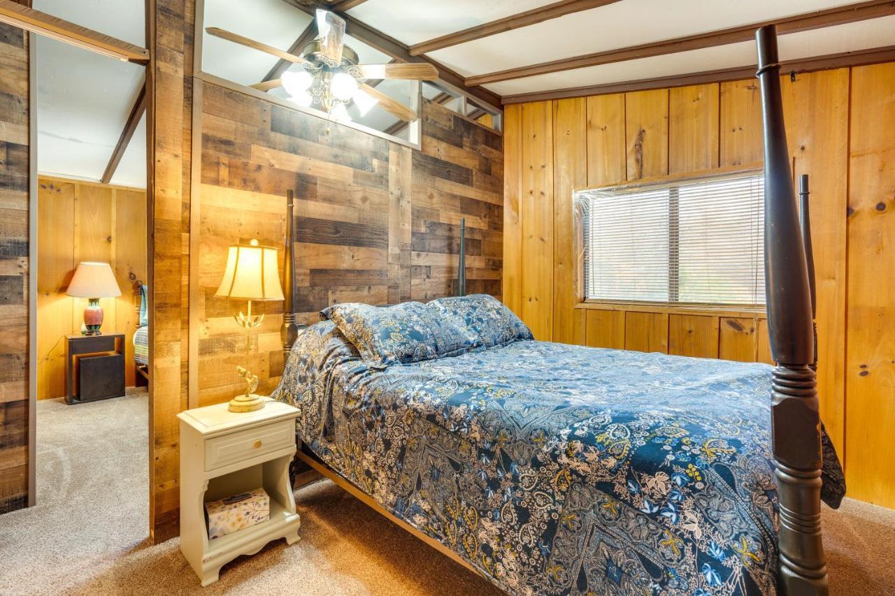 Peaceful Warne Cabin Fenced Yard And Screened Porch Brasstown 外观 照片