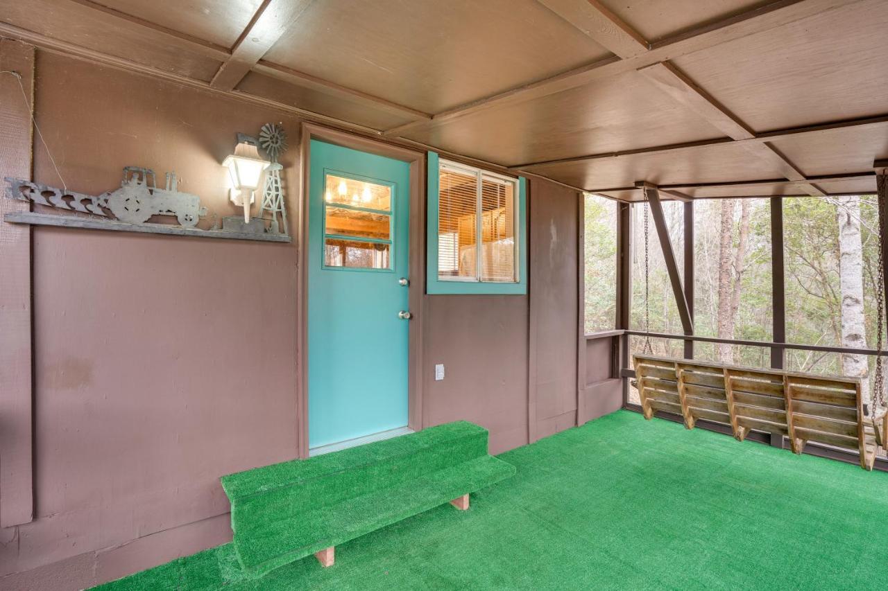 Peaceful Warne Cabin Fenced Yard And Screened Porch Brasstown 外观 照片